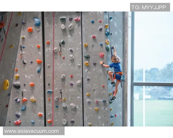 杭州攀岩队耐力之争引发热议攀岩运动的未来发展与挑战